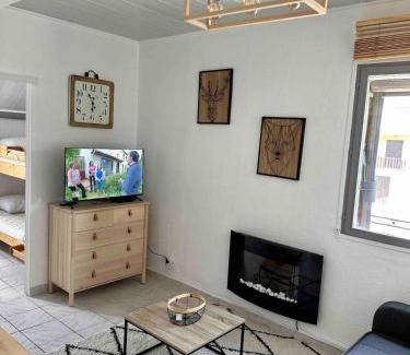 Auzet Apartment | Modern studio auzet col du fanget, site nordique