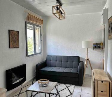 Auzet Apartment | Modern studio auzet col du fanget, site nordique