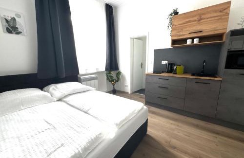 Bielefeld Apartment | Modern studio for 2 - Central I Parking I WiFi