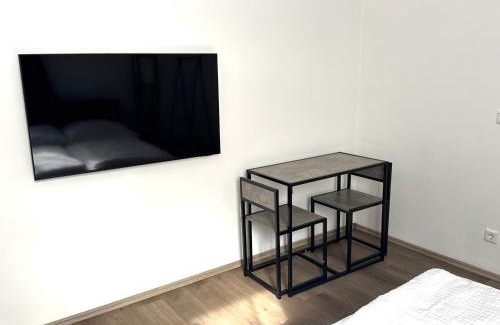 Bielefeld Apartment | Modern studio for 2 - Central I Parking I WiFi