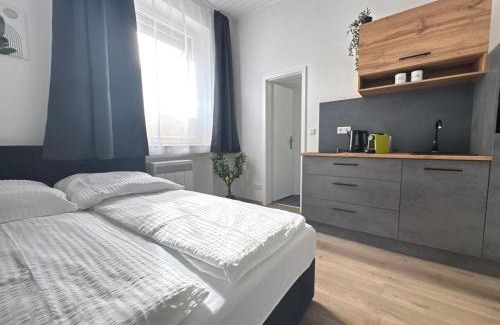 Bielefeld Apartment | Modern studio for 2 - Central I Parking I WiFi