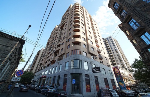 Kentron Apartment | Modern Studio in Heart of Yerevan by Sweet Home