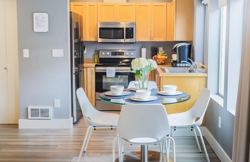 Belltown Apartment | Modern studio in the heart of the city