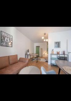Rudolfsheim-Funfhaus Apartment | Modern, Stylisch & Zentral