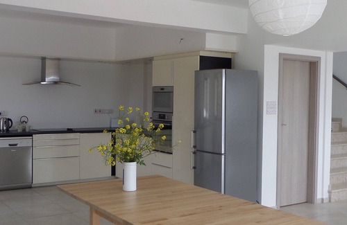 Laneia Villa | Modern villa 5 en suite Bed-set in Troodos foothills-private pool-stunning views