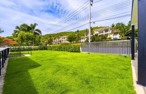 Sam Phraya House | Modern Villa at Palm Hills Golf Club - PH4B