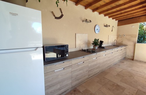 Caderousse Villa | Modern villa in the tranquility of the countryside