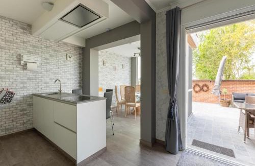 Westende Villa | Modern Villa w Private Yard