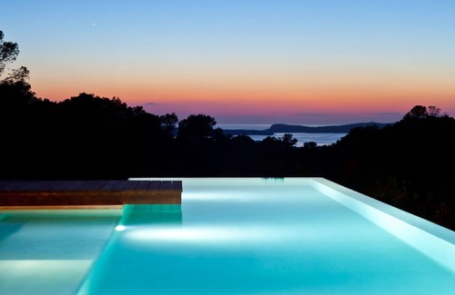 Sant Josep de sa Talaia Villa | Modern Villa with Infinity Pool - Villa Es Calo