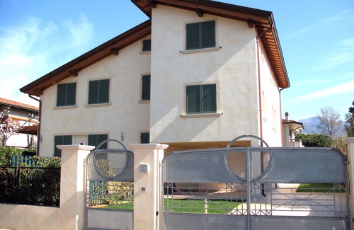 Marina di Pietrasanta Villa | MODERN VILLA WITH 4 BEDROOMS AND 5 BATHROOMS, PARKING SPACE IN THE CENTER AREA
