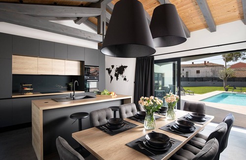 Muntic Villa | Modern villa with pool in small place