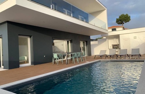 Obidos House | Modern Villa with pool in Obidos