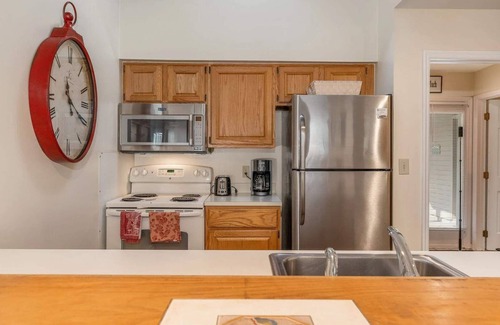 West Hartford Condo | Modern Village, Community Pool - Newton Village 1C
