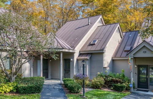 West Hartford Condo | Modern Village, Community Pool - Newton Village 1C