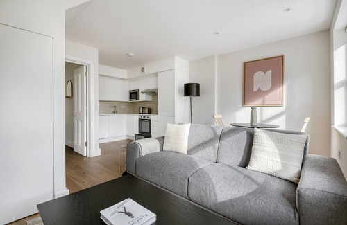 Waterloo Apartment | Modern Waterloo 2BR open plan with Balcony on Lower Marsh, by Blueground
