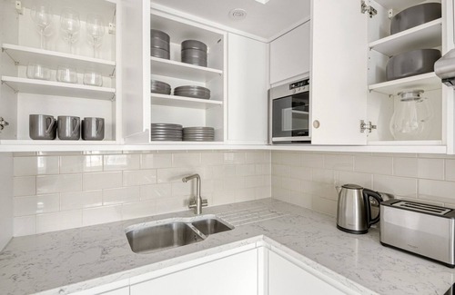 Waterloo Apartment | Modern Waterloo 2BR open plan with Balcony on Lower Marsh, by Blueground