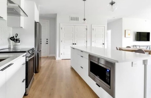 West Campus Condo | Modern West Austin Condo! Walk to UT and Austin's best parks, pet friendly.