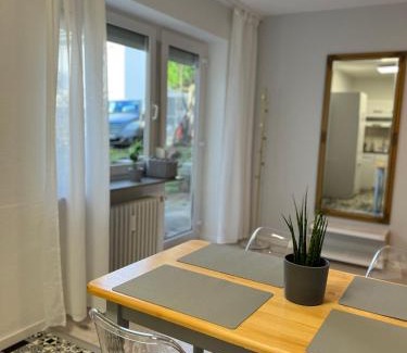 Rotensol Apartment | Moderne, helle Terrassenwohnung im Kurort
