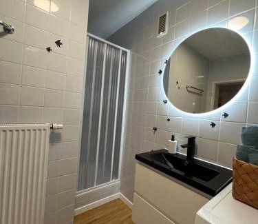 Rotensol Apartment | Moderne, helle Terrassenwohnung im Kurort