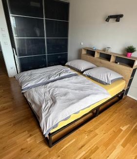 Neuschonefeld Apartment | Moderne Penthousewohnung in Zentrumsnähe