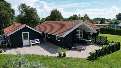 Store Kongsmark House | Moderne sommerhus, 8 senge, 250 mtr til sandstrand