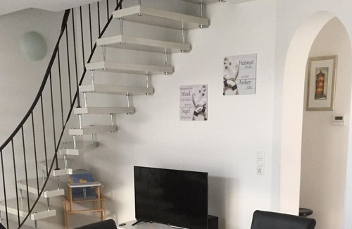 Eilsum House | Modernes Ferienhaus in Ruhiger Lage mit Eigenem Wasserzugang