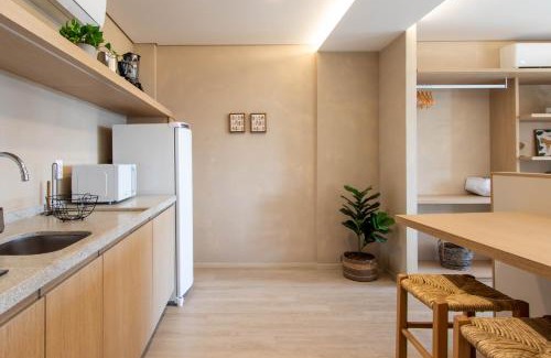 Sambaqui Apartment | Modernidade com banheira e vista para o mar TJ1437