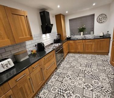 Wrexham House | Modernised 3 Bed House