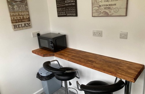 Runcorn House | Modernised 4bed stay-away-home in Runcorn sleeps 7