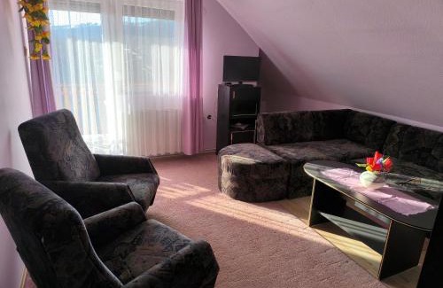 Balatongyorok Apartment | Mogyorós apartmanház Balatongyörök