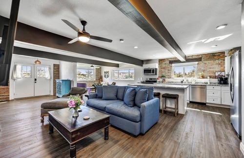 Desert View Village House | MOHvr6 Garden Casa On over 1 Acre