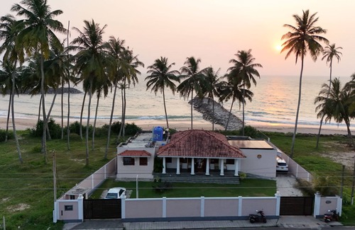 Fort Villa | Moi Hikka by DBI