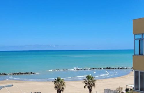 Montesilvano Apartment | Moira's House - a 30 mt dalla spiaggia, traversi e splash