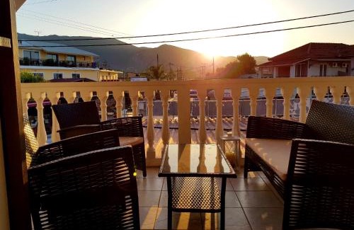 Alikanas Apartment | Mojo modern apartment 2