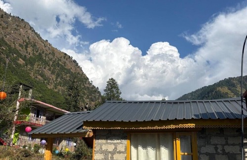 Kasol Cottage | Moksha Cafe & Cottages: Your peaceful escape with stunning Kasol views!" 2