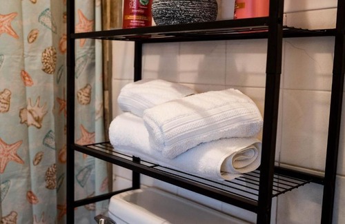 Nassau Apartment | Mollys Hideaway Self Check In