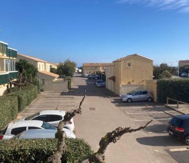 Frontignan Apartment | Mon Appart à la Plage, Piscine, Wifi, TV