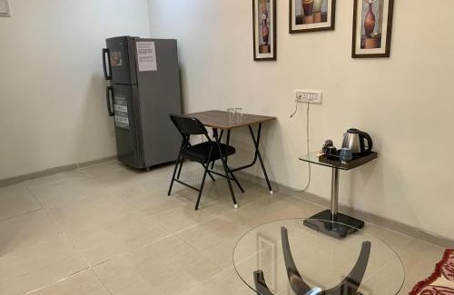 Ranwar Apartment | Mon Repose Studio Apt Bandra