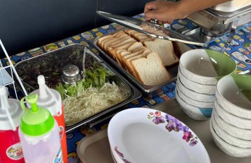 Nong Chaeng Bed & Breakfast | Monkhaokho Zone B