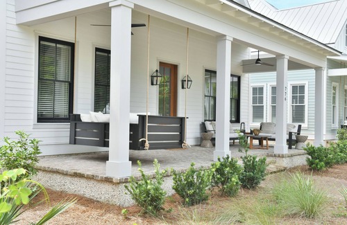 Palmetto Bluff House | Montage 5BR with outdoor living space and firepit, Moreland Village Home 5586