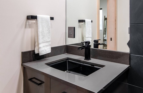 Bozeman Cottage | Montana Luxury (2nd Cottage available by request)