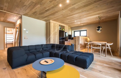 Arties Apartment | Montardo by SeaMount Rentals