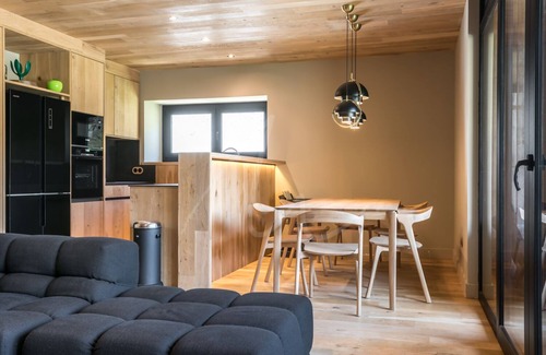 Arties Apartment | Montardo by SeaMount Rentals