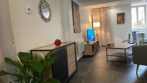 Montbard Apartment | Montbard appartements au centre historique chez Delphine et Guillaume