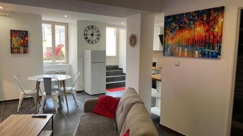 Montbard Apartment | Montbard appartements au centre historique chez Delphine et Guillaume