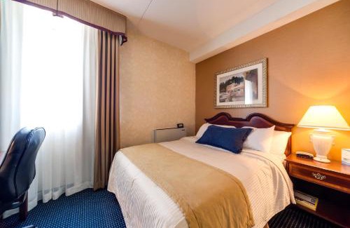 Gateway Hotel | Monte Carlo Inn Airport Suites