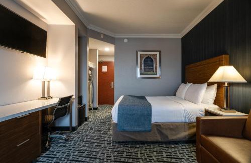 Mississauga Hotel | Monte Carlo Inn Toronto West Suites