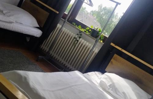Iserbrook Hostel | Monteurzimmer in Hamburg West bei Hansezimmer