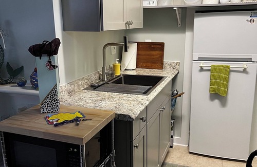 Kure Beach Apartment | Monthly rental Beach Apt…steps to ocean.1 bedroom,1 full bath with Den/Kitchen