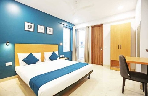 Old Gurgaon Hotel | Moody moon blue